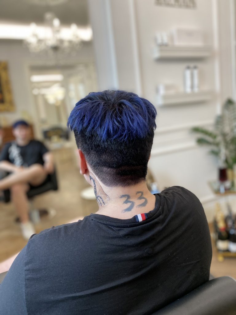 Men's colour: vivid blue on top of the style